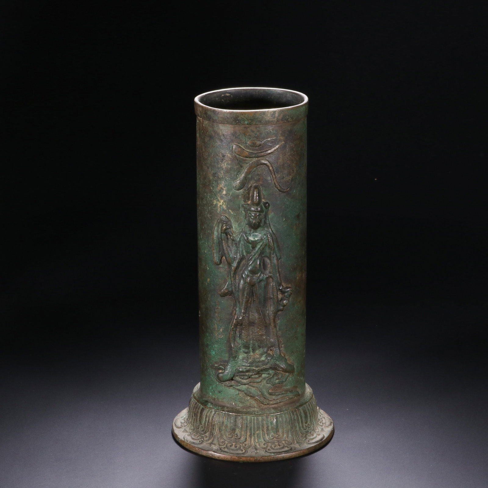 A COPPER VASE: 铜花插 A copper vase Ht.24.5cm