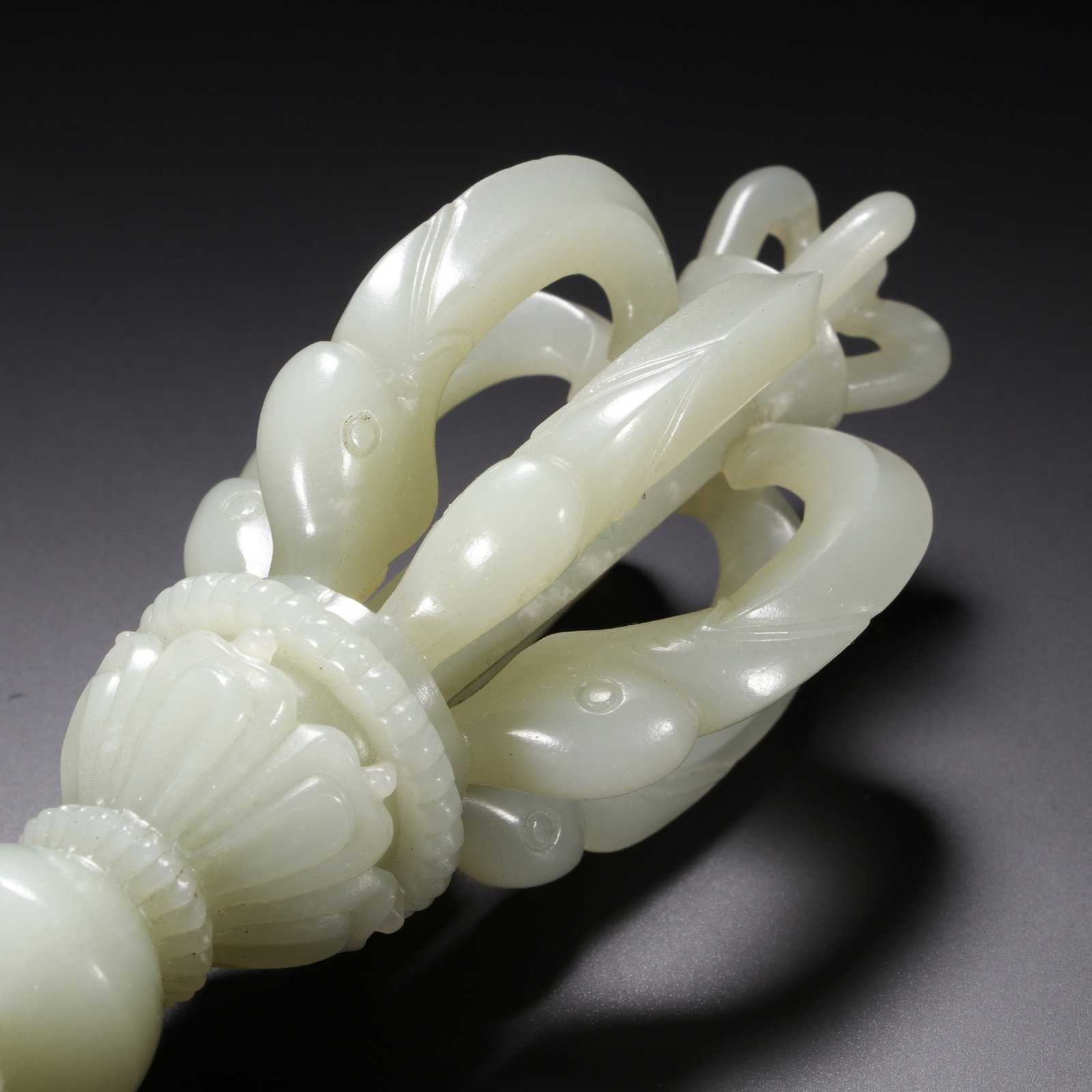 A JADE RITUAL IMPLEMENT - 5