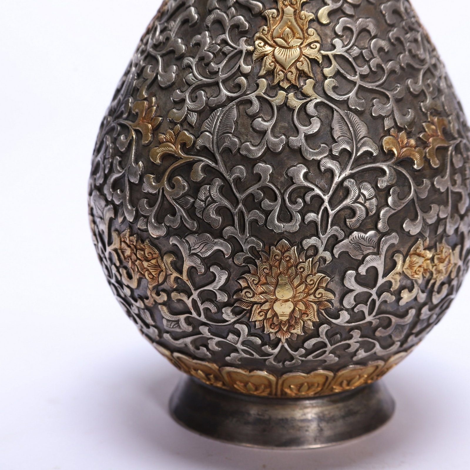 A COPPER GILDED VASE - 6
