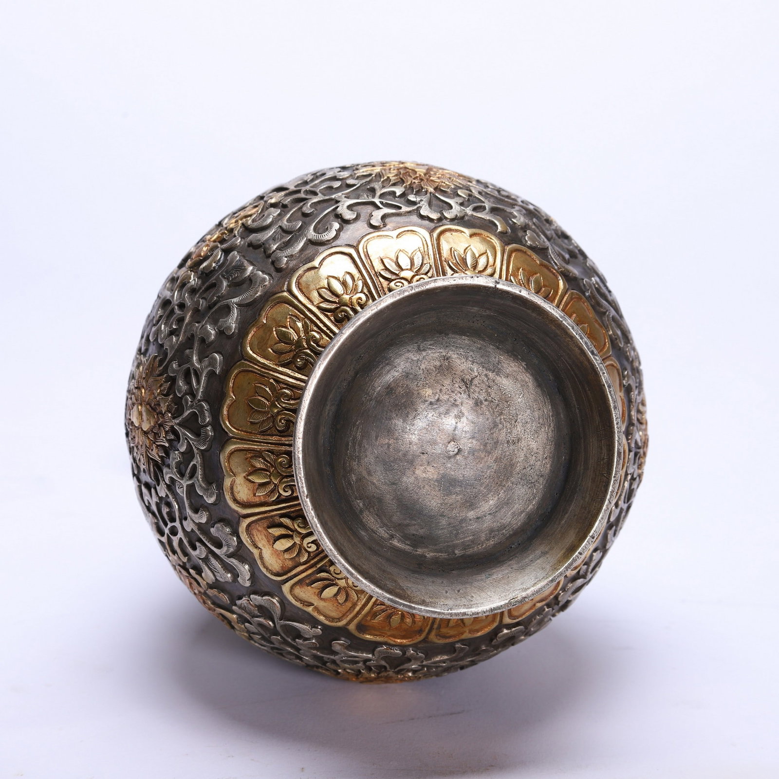 A COPPER GILDED VASE - 9