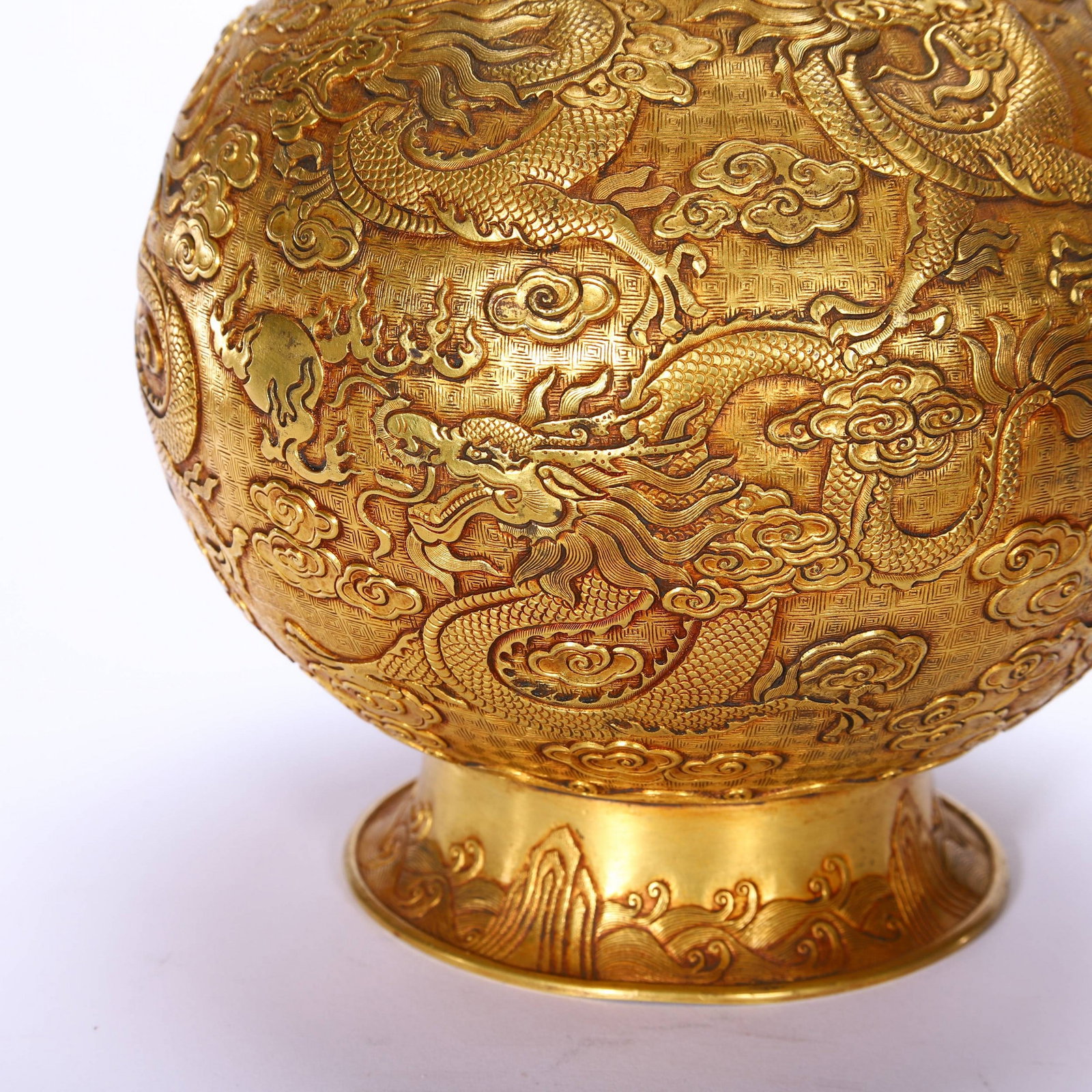 A COPPER GILDED VASE - 4