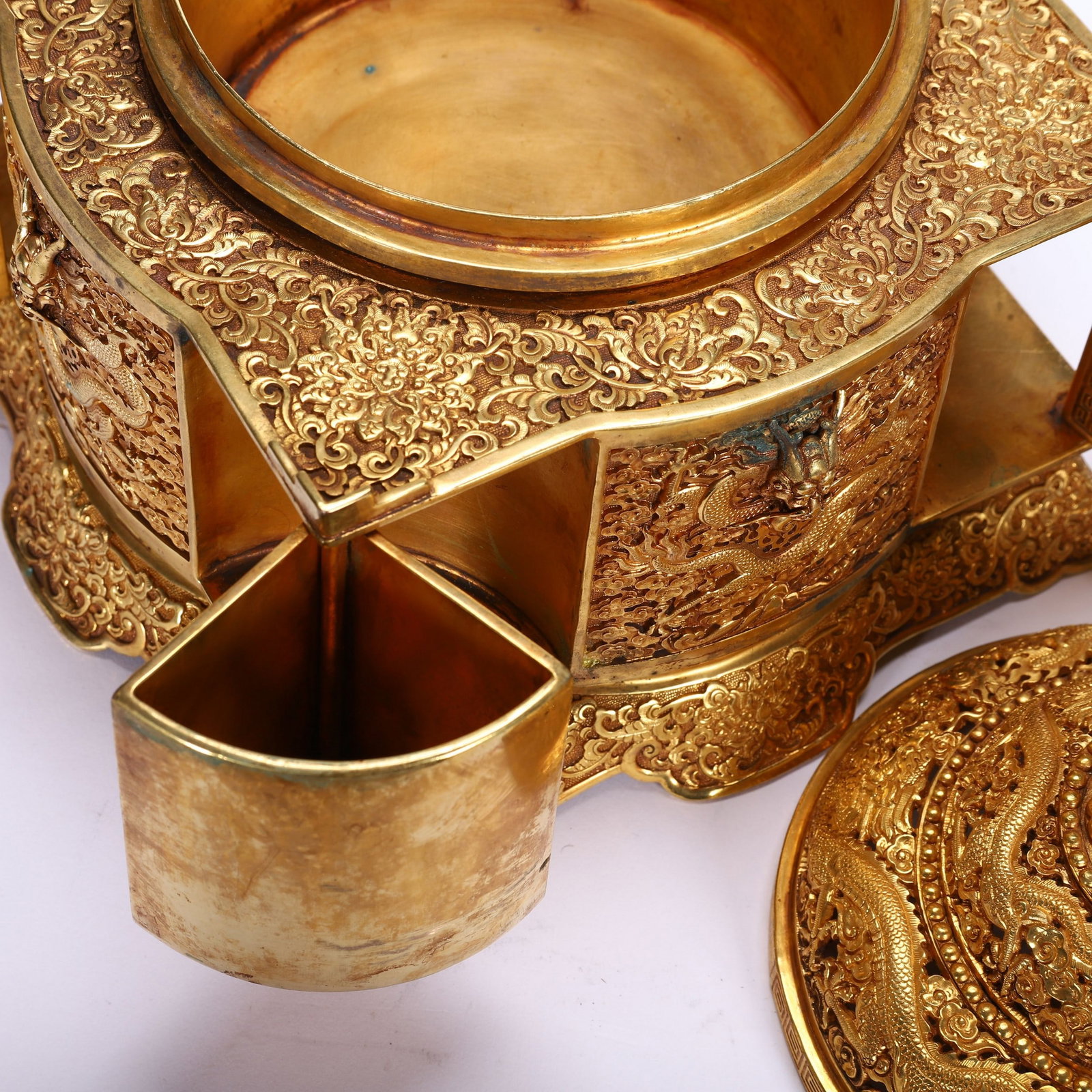 A COPPER GILDED BOX - 5