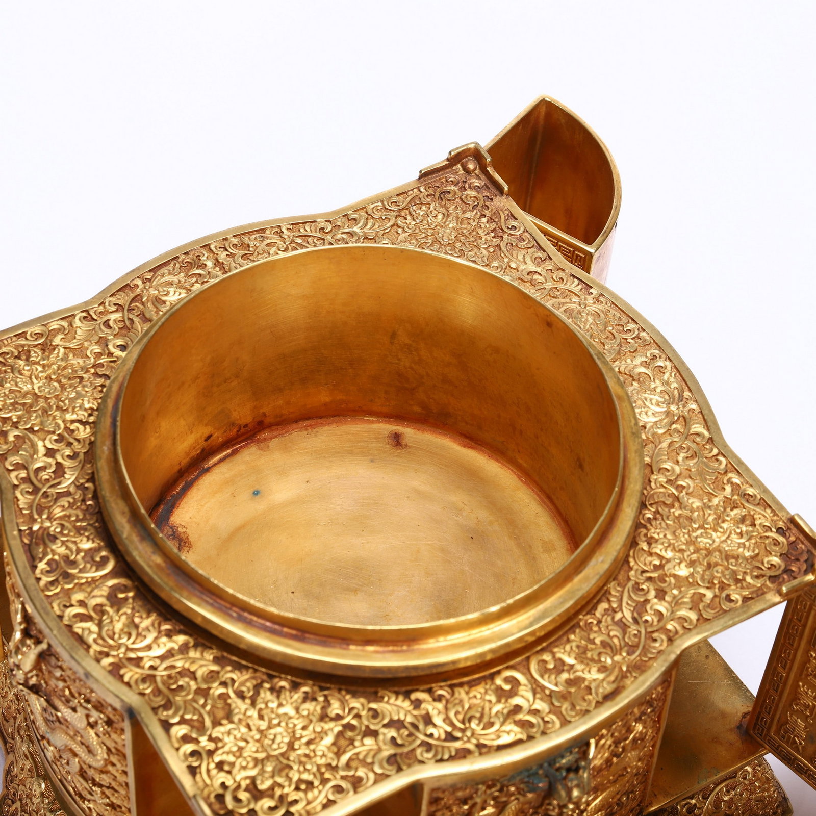 A COPPER GILDED BOX - 6