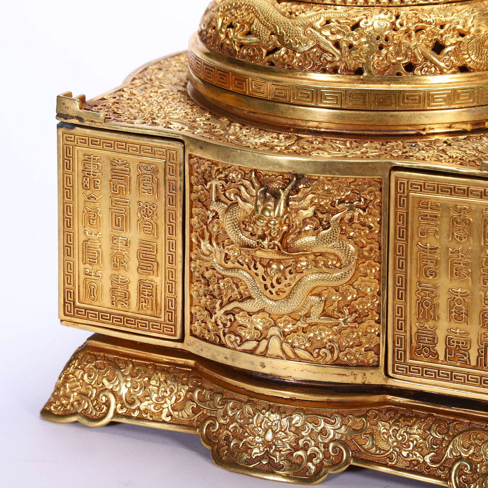 A COPPER GILDED BOX - 8