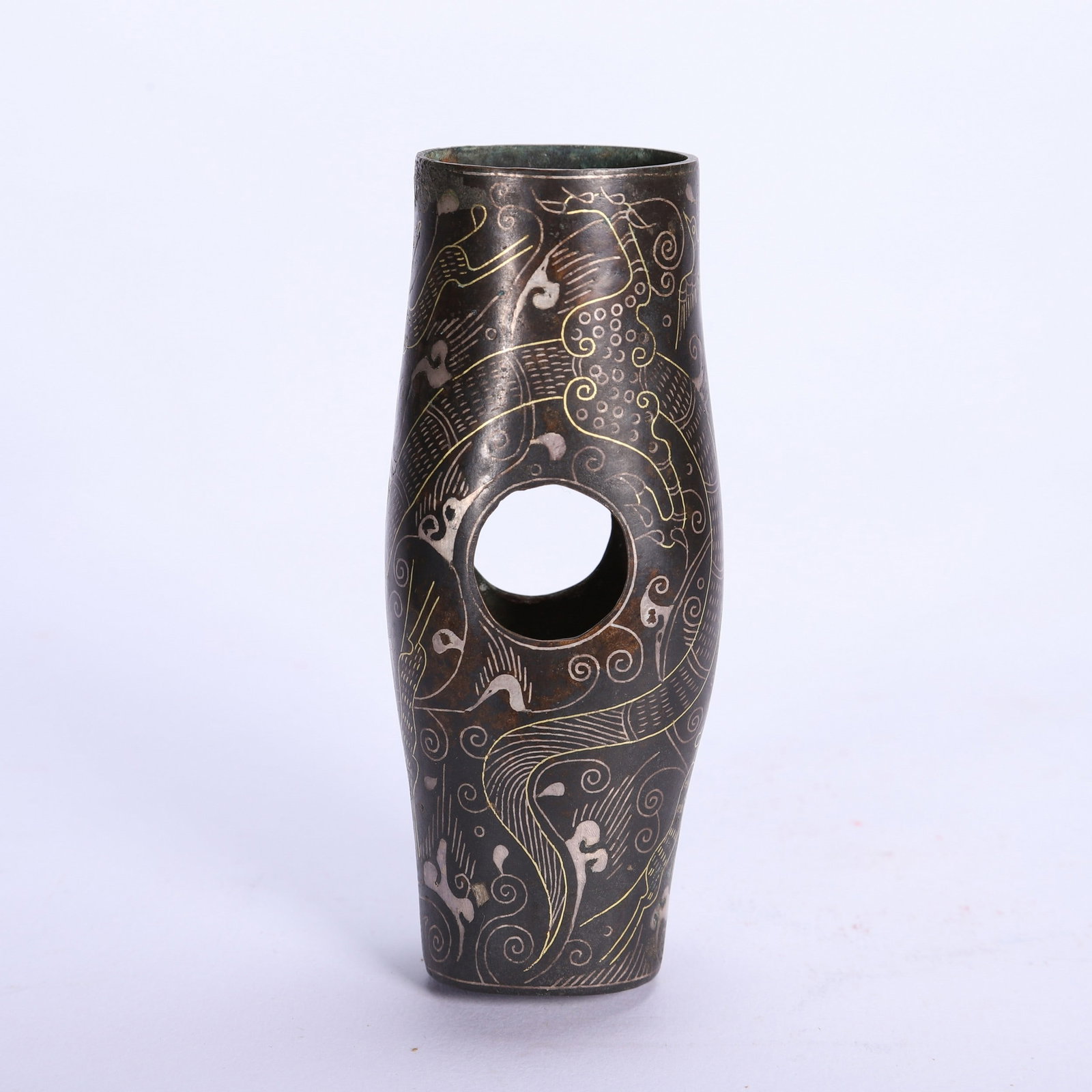 A GOLD AND SILVER ORNAMENT: 错金银摆件 A gold and silver ornament Lg.9.5cm