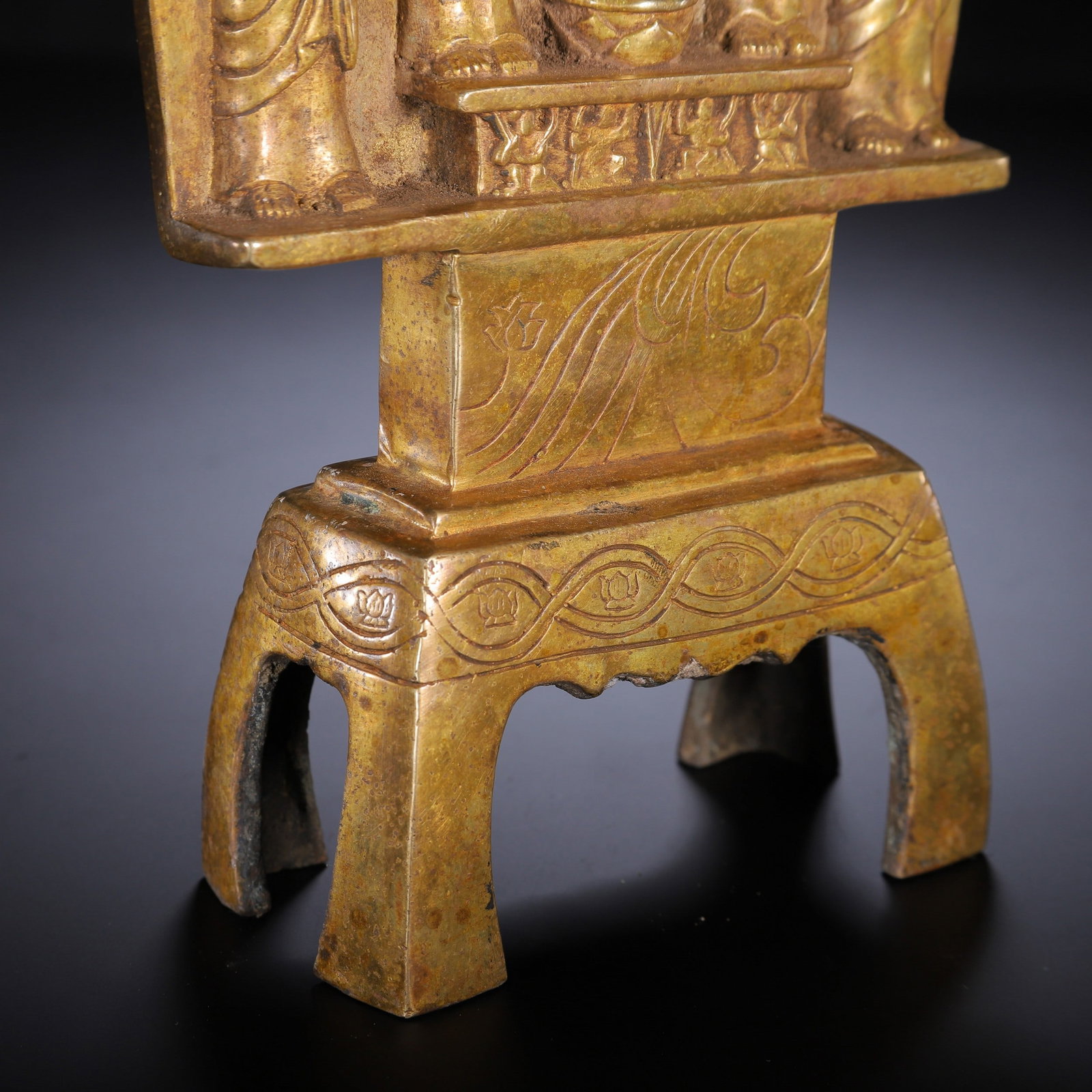 A COPPER GILDED BUDDHA STATUE - 6