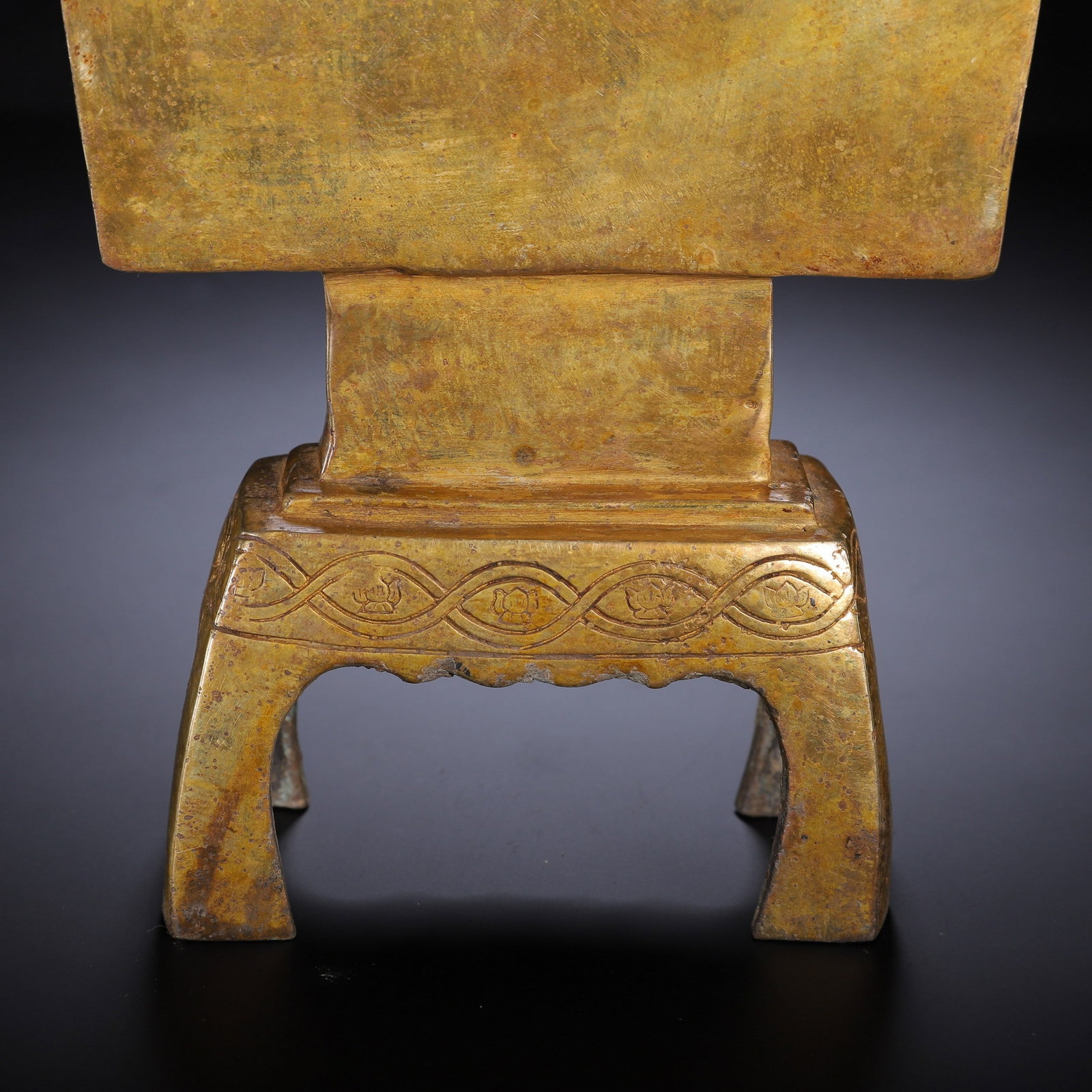 A COPPER GILDED BUDDHA STATUE - 8