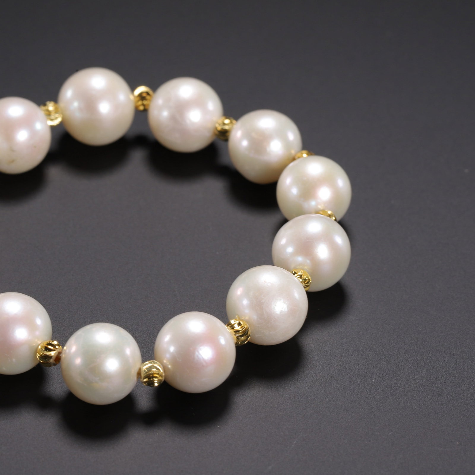 A PEARL BRACELETS - 5