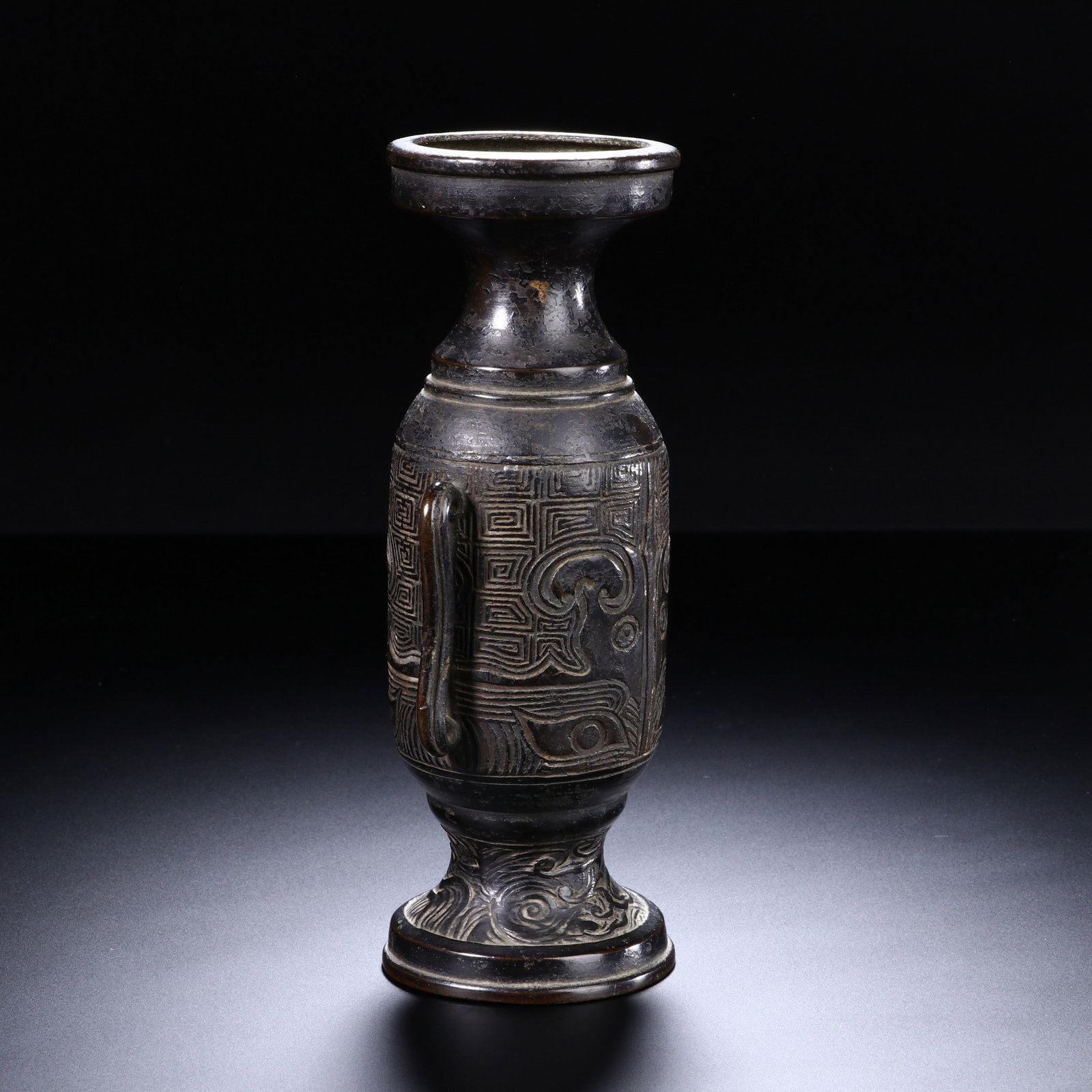 A COPPER BEAST VASE - 5