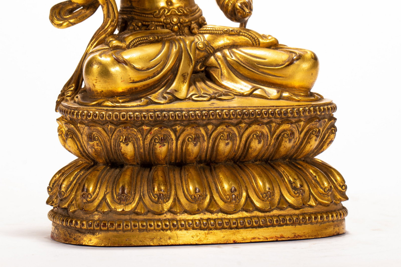 A COPPER GILDED BUDDHA STATUE - 8