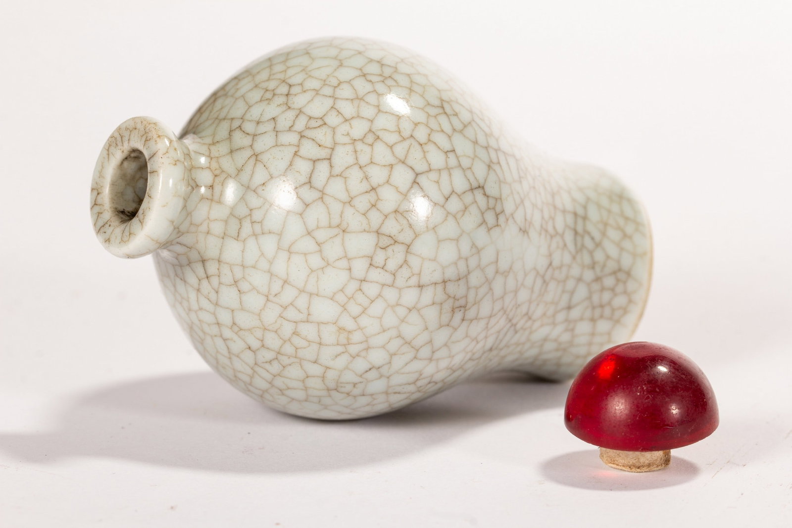 A SNUFF BOTTLE - 7