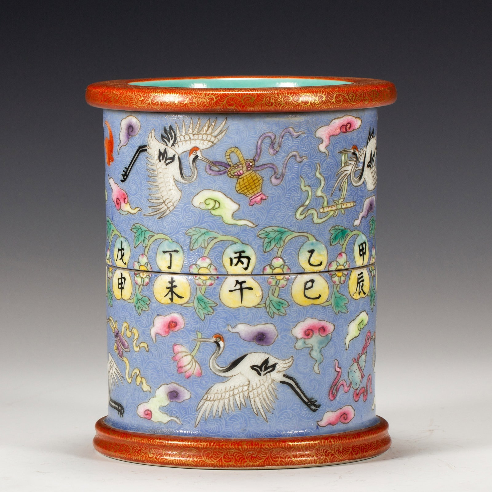 A PORCELAIN BRUSH POT: 瓷器转心笔筒 A porcelain brush pot Diam.11cm Ht.13cm