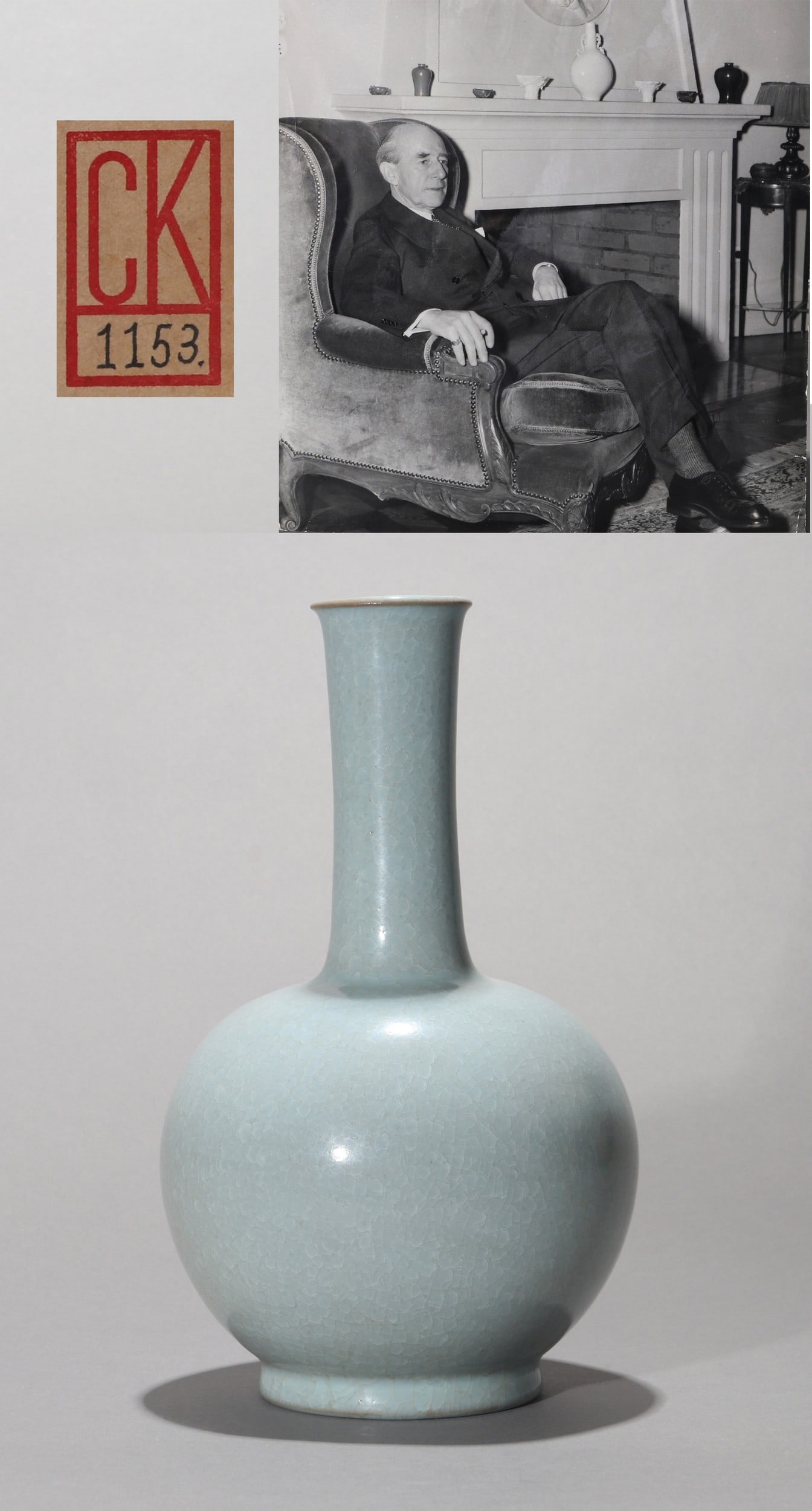 A RU CELADON GLAZED NECK VASE: 宋 汝窑天青釉长颈瓶 A Ru celadon glazed neck vase Johan Carl