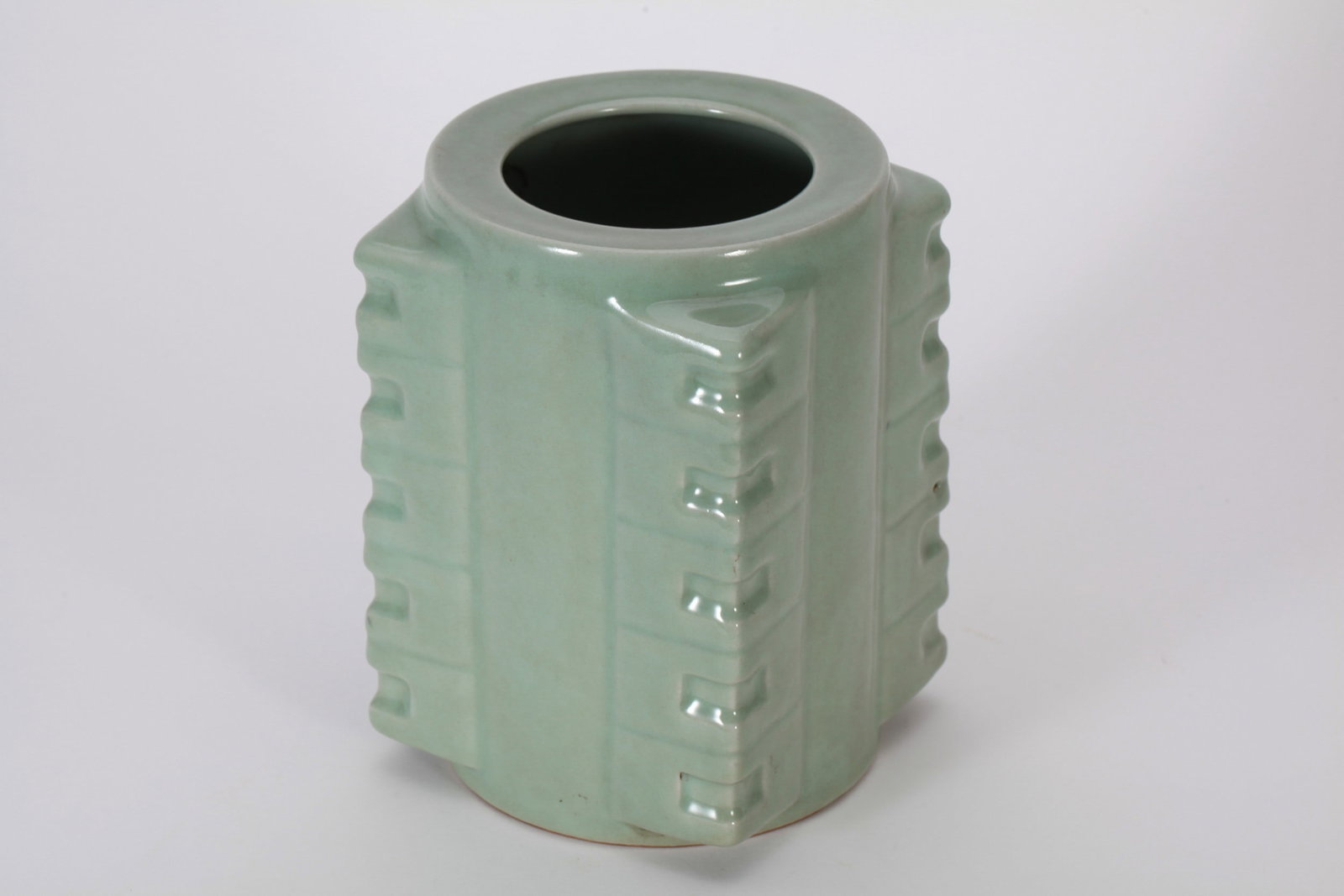 A LONGQUAN VASE - 11