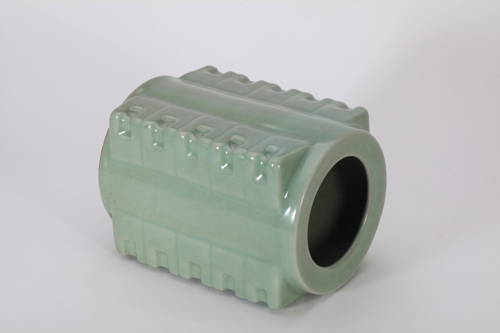 A LONGQUAN VASE - 12