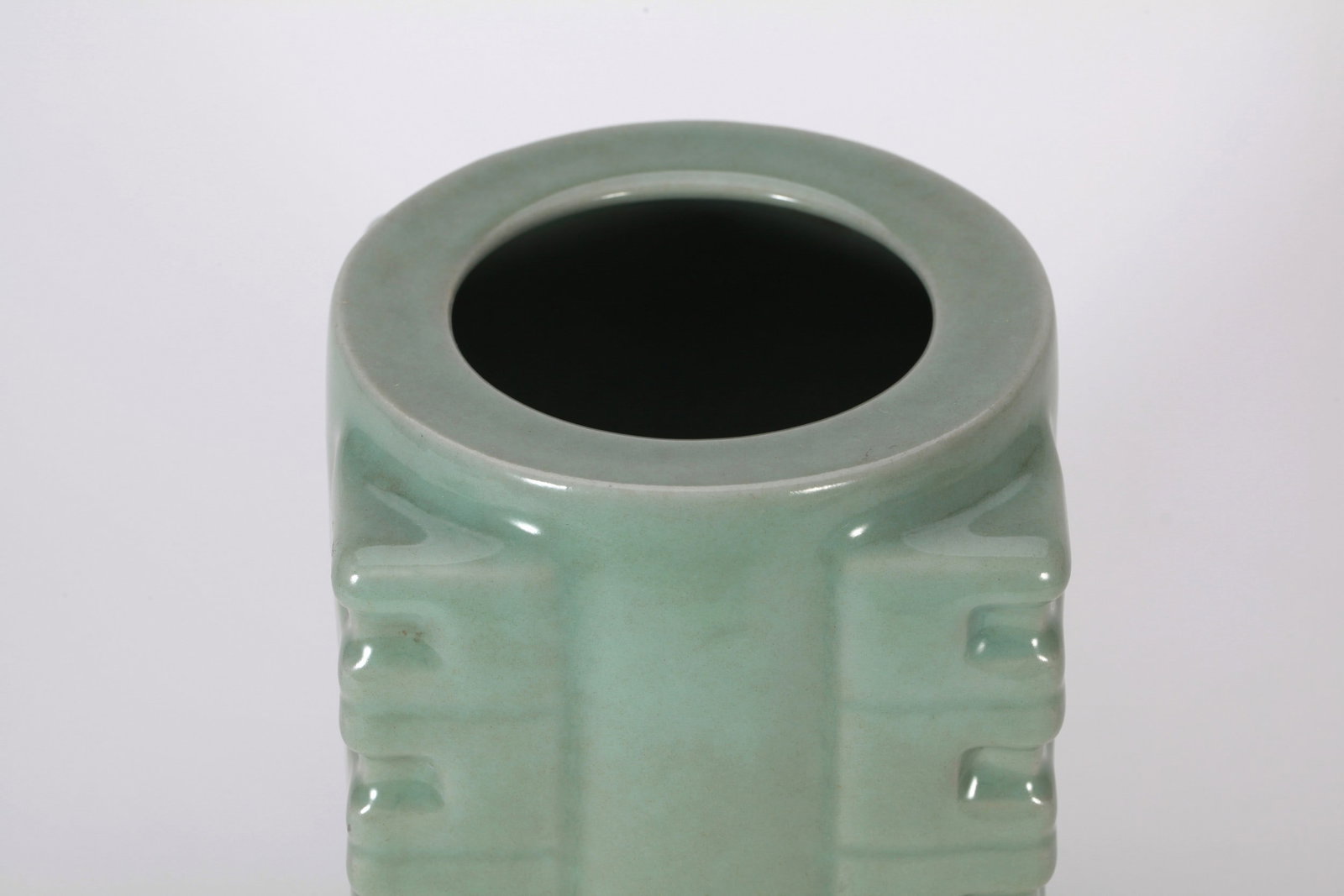 A LONGQUAN VASE - 6
