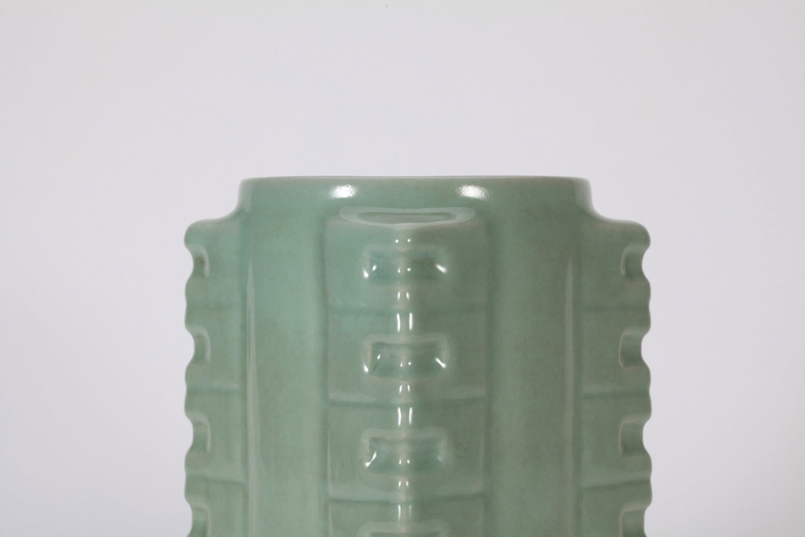 A LONGQUAN VASE - 8