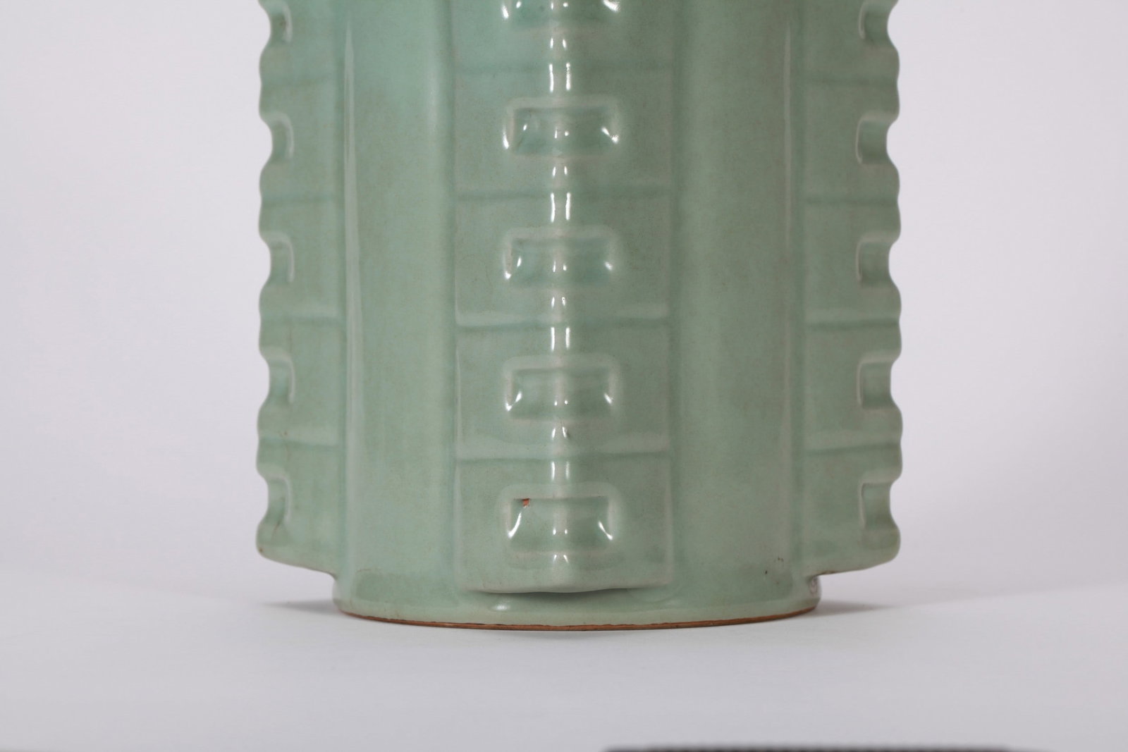 A LONGQUAN VASE - 9