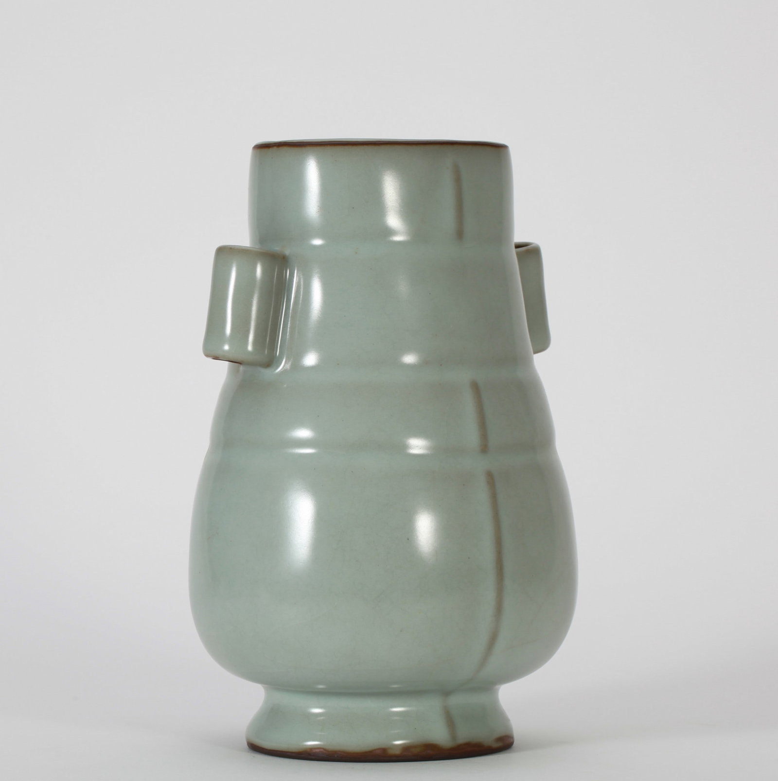 A GUAN VASE - 10