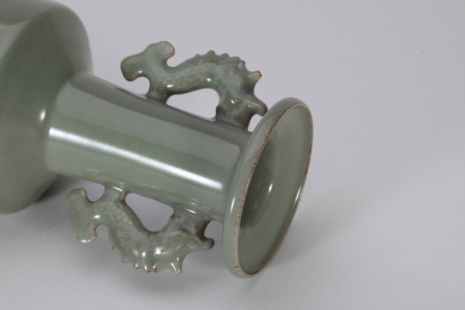 A LONGQUAN VASE - 12