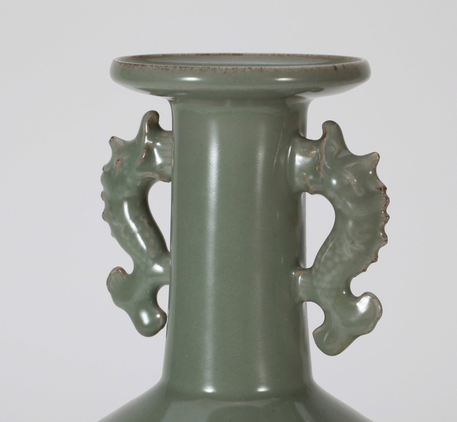 A LONGQUAN VASE - 9