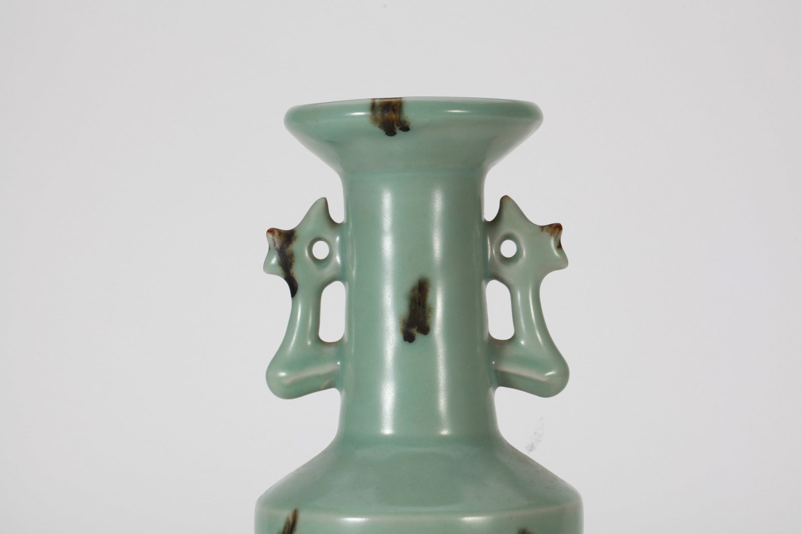 A LONGQUAN VASE - 6