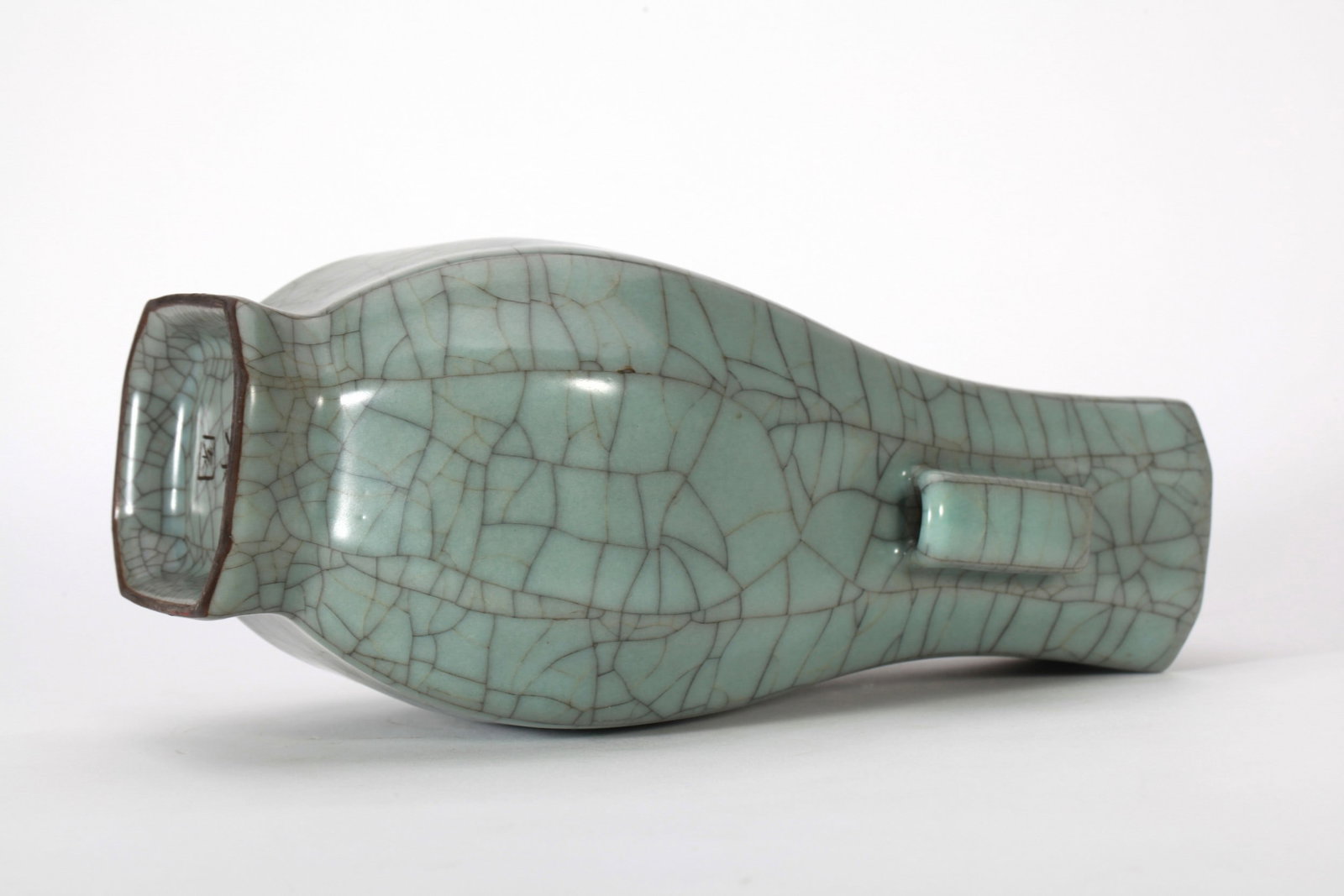 A GUAN VASE - 13
