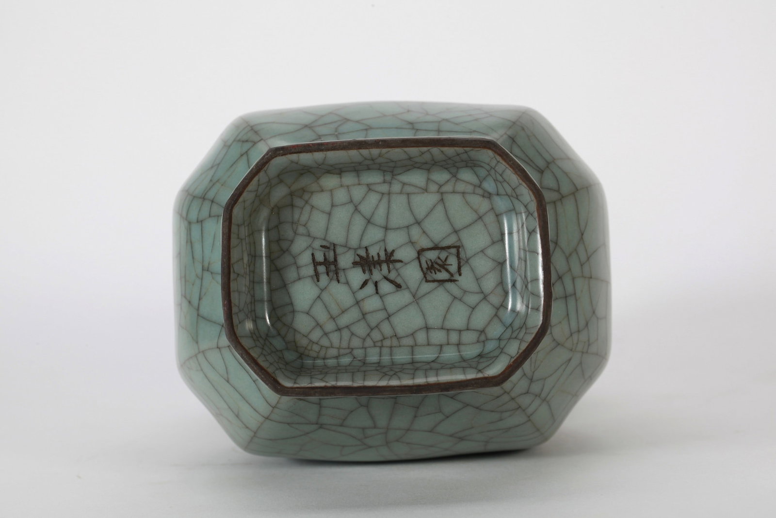 A GUAN VASE - 5