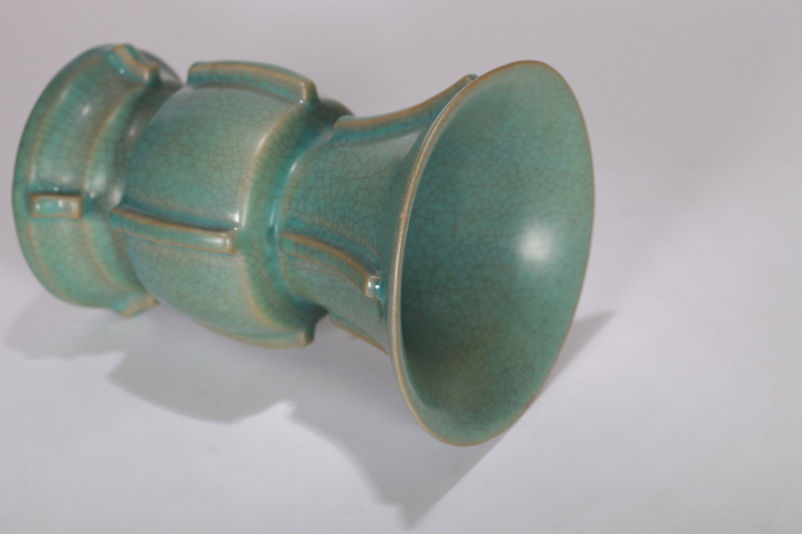 A RU VASE - 6