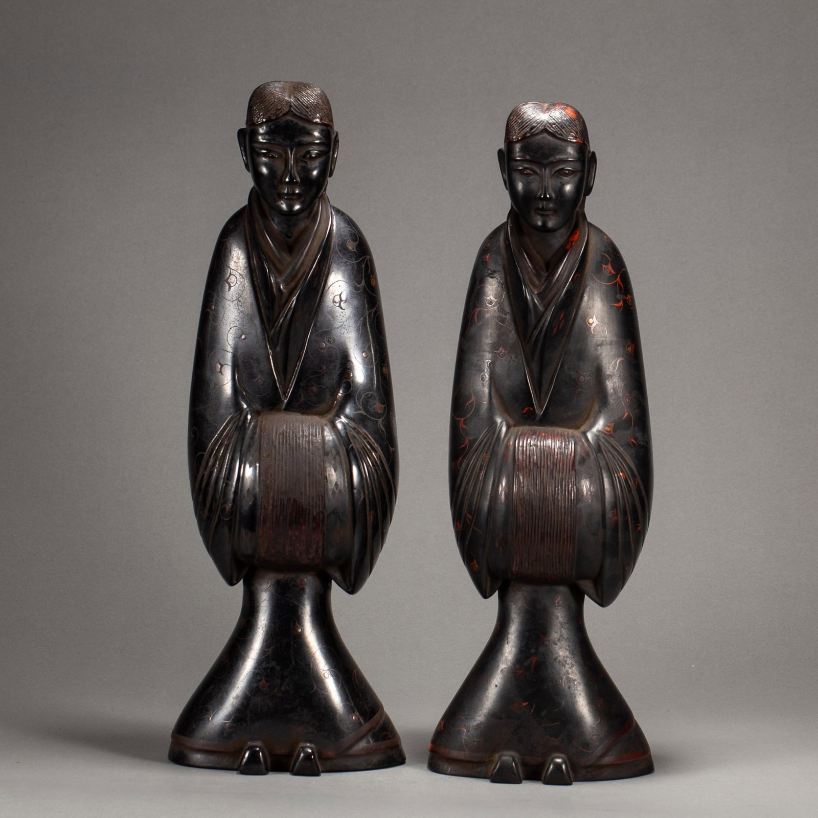 A LACQUERWARE FIGURES: 清 漆器人物 A lacquerware figures Ht.41cm
