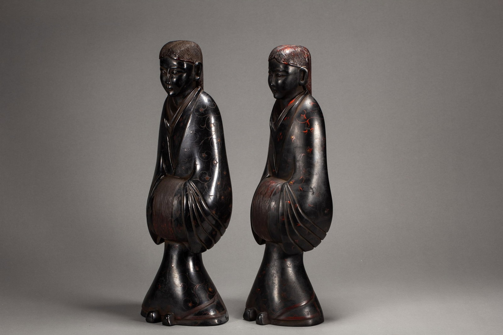 A LACQUERWARE FIGURES - 5