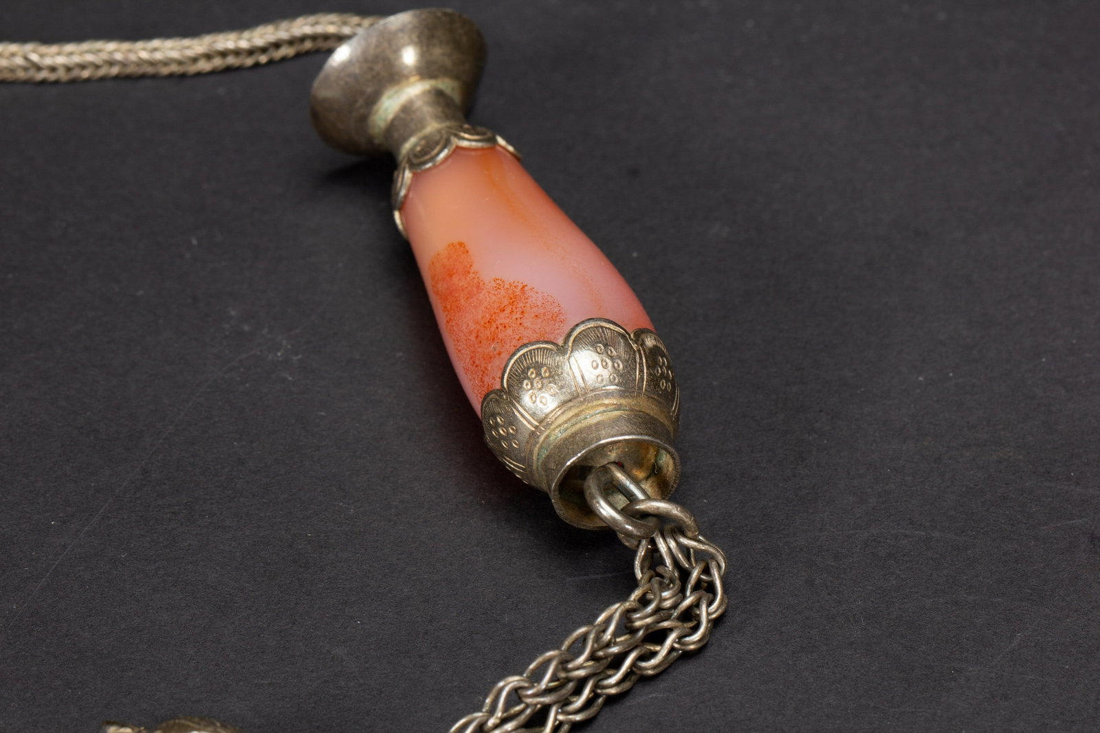 AN AGATE PENDANT - 2
