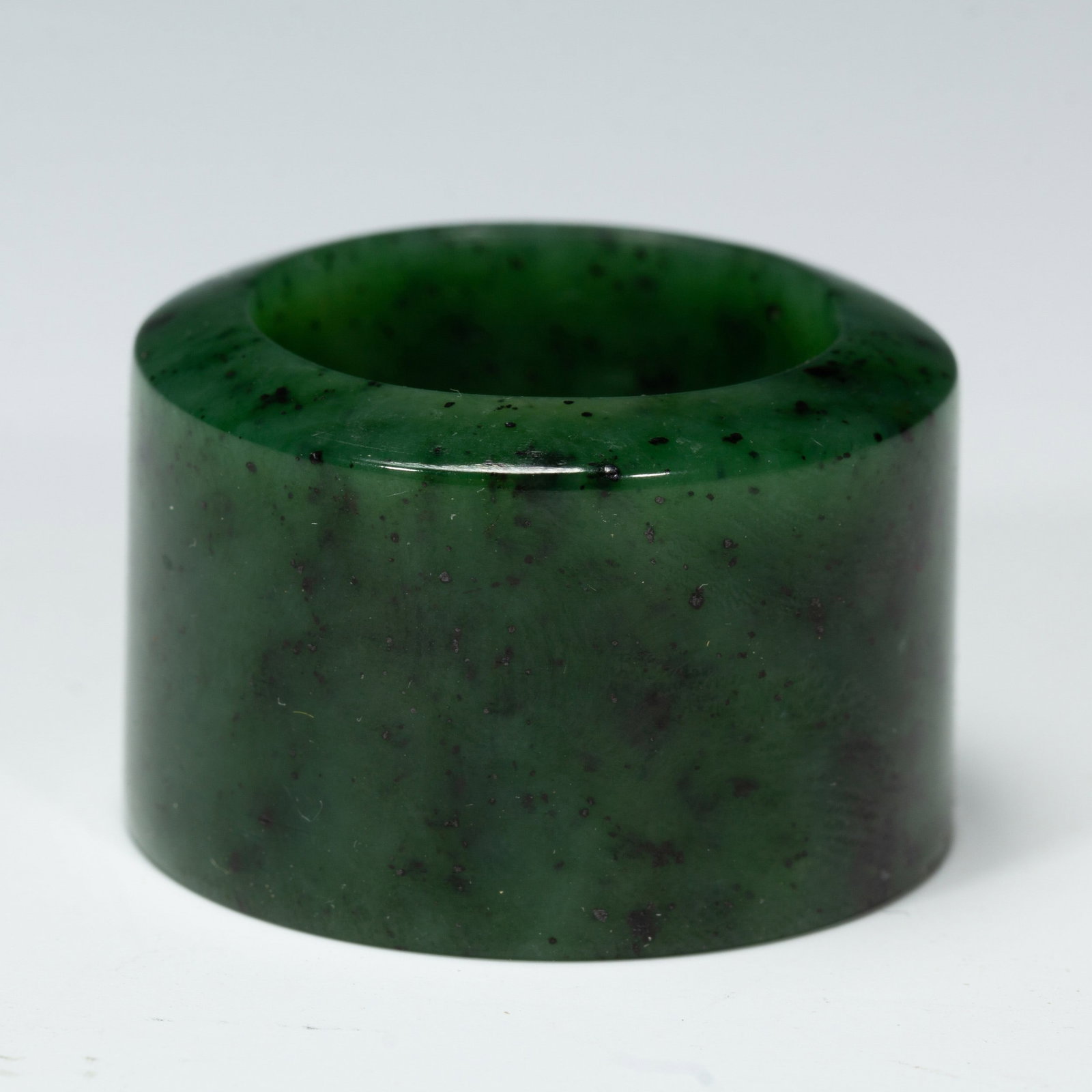 A JADE THUMB RING (1 of 6)