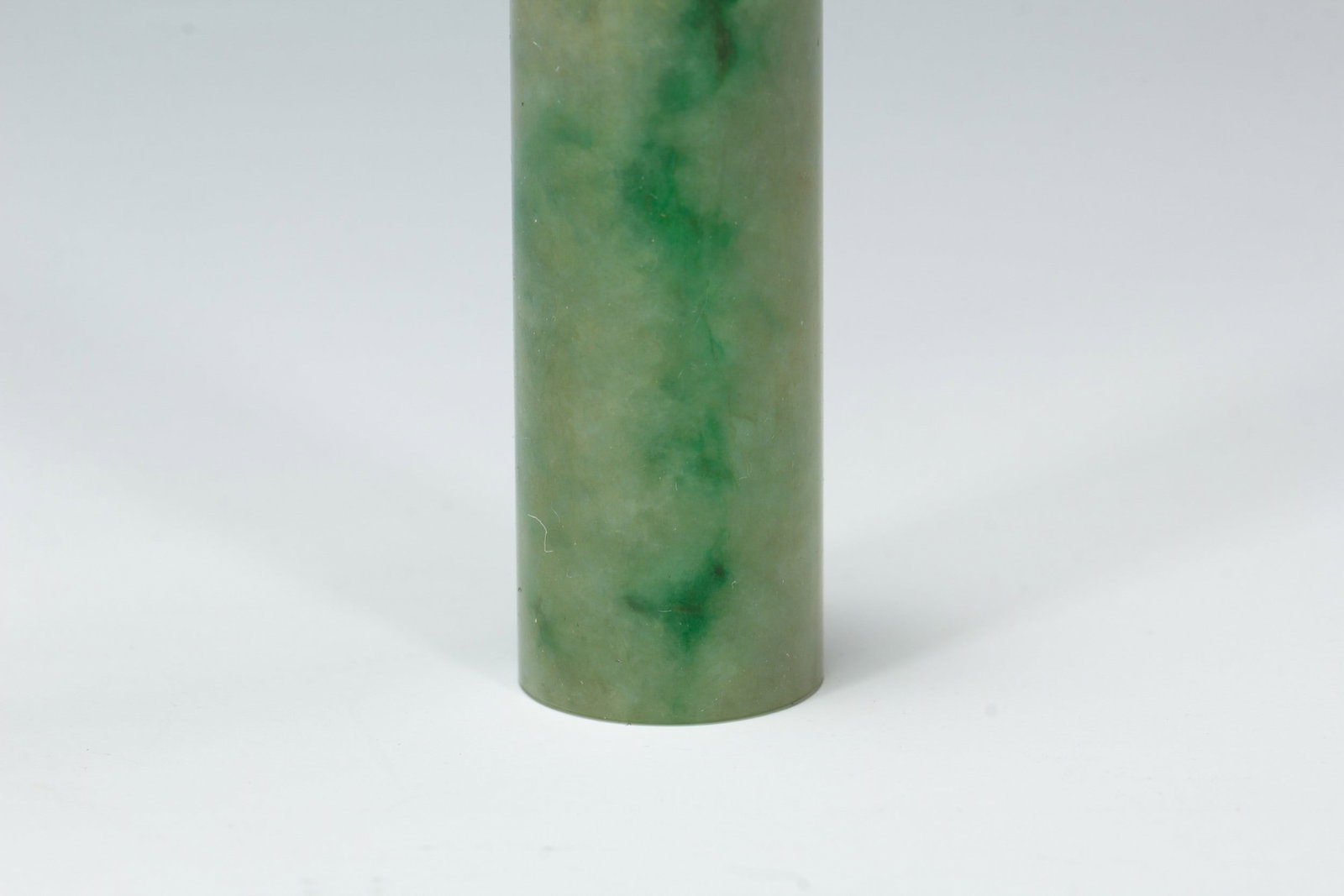 A JADE CIGARETTE HOLDER - 4