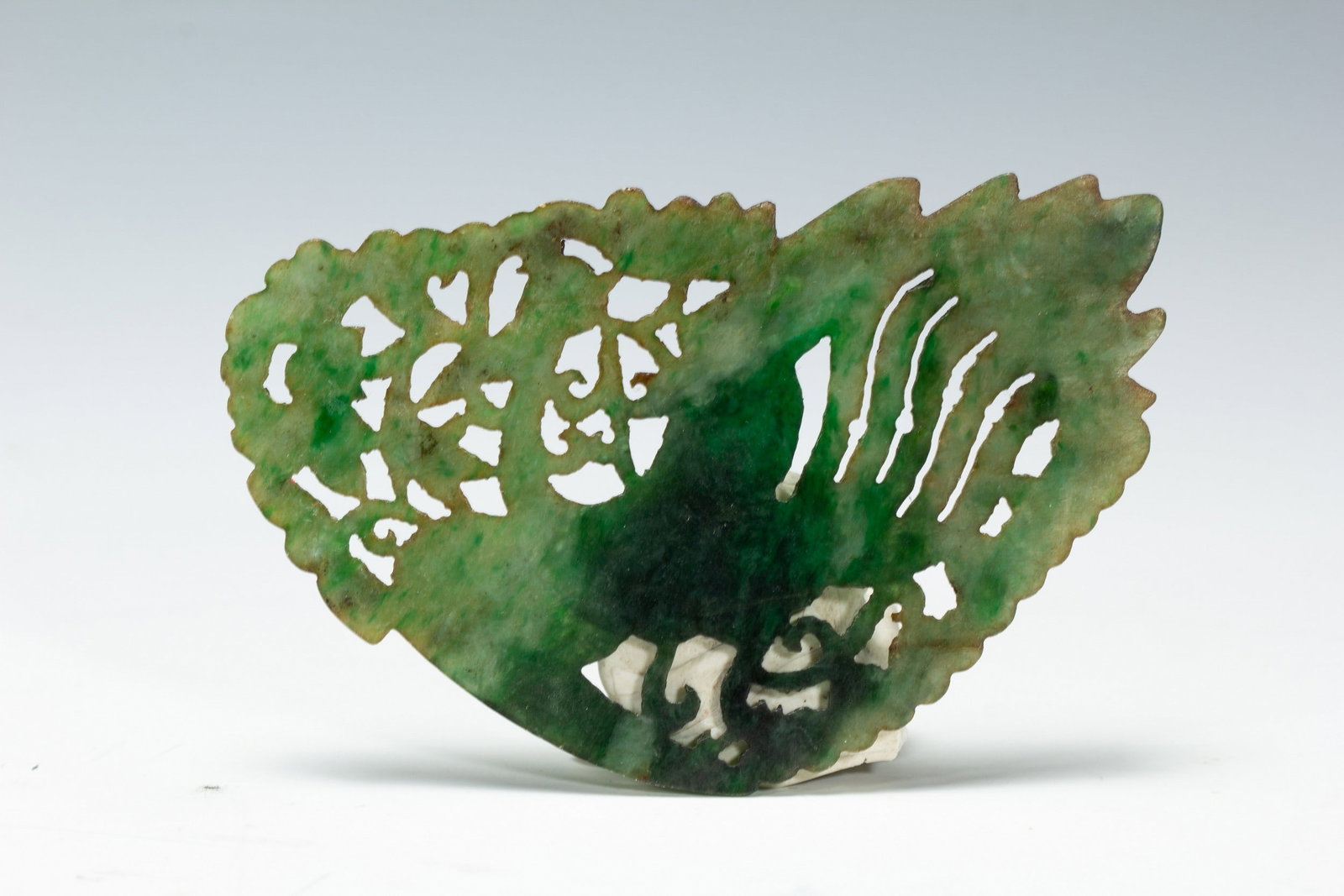 A JADE PENDANT - 5