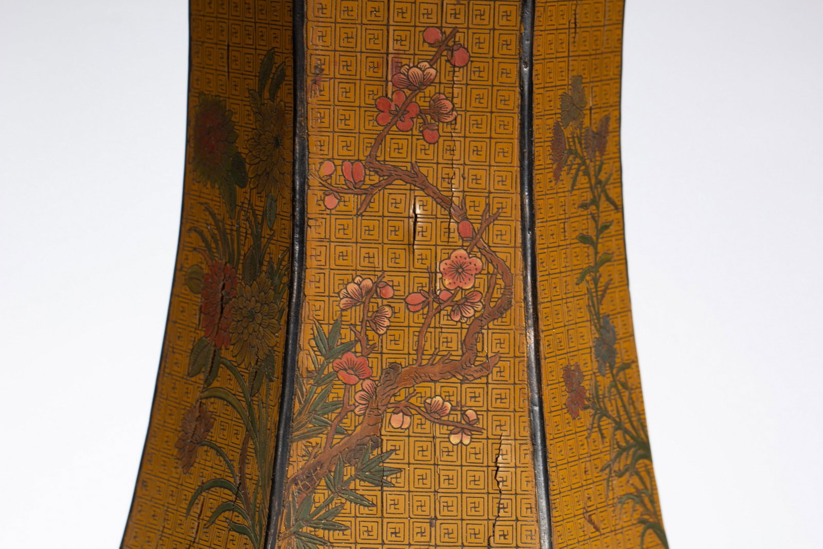 A LACQUER CARVED DRAGON PATTERNED BOTTLE - 3