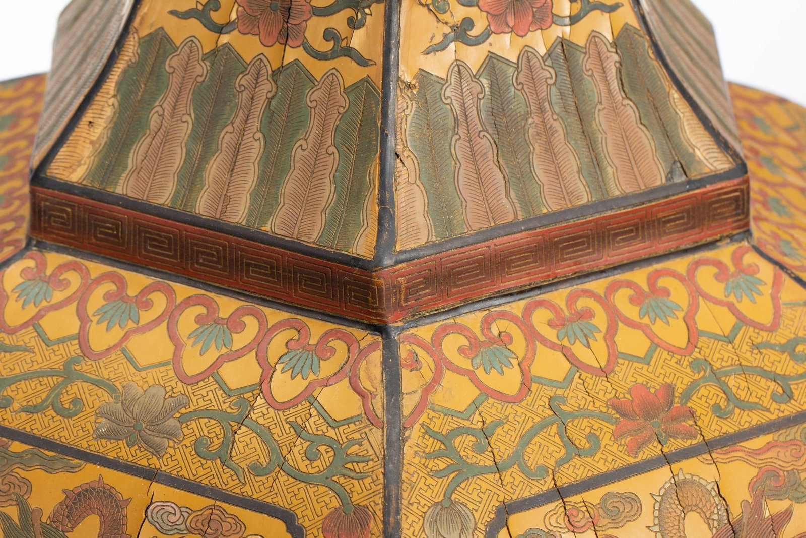 A LACQUER CARVED DRAGON PATTERNED BOTTLE - 6