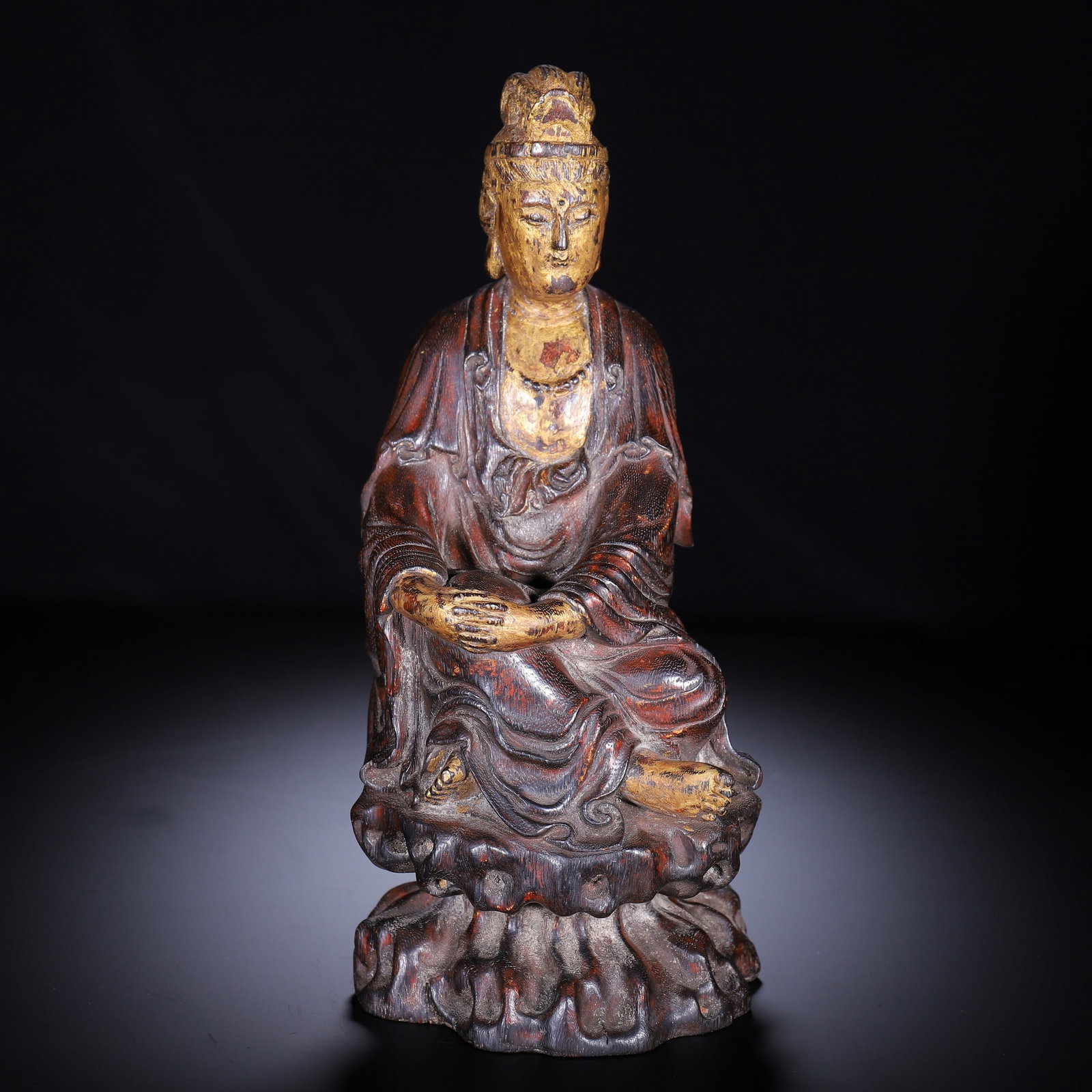 A AGARWOOD FIGURE: 清 沉香人物摆件 A agarwood figure Ht.28cm