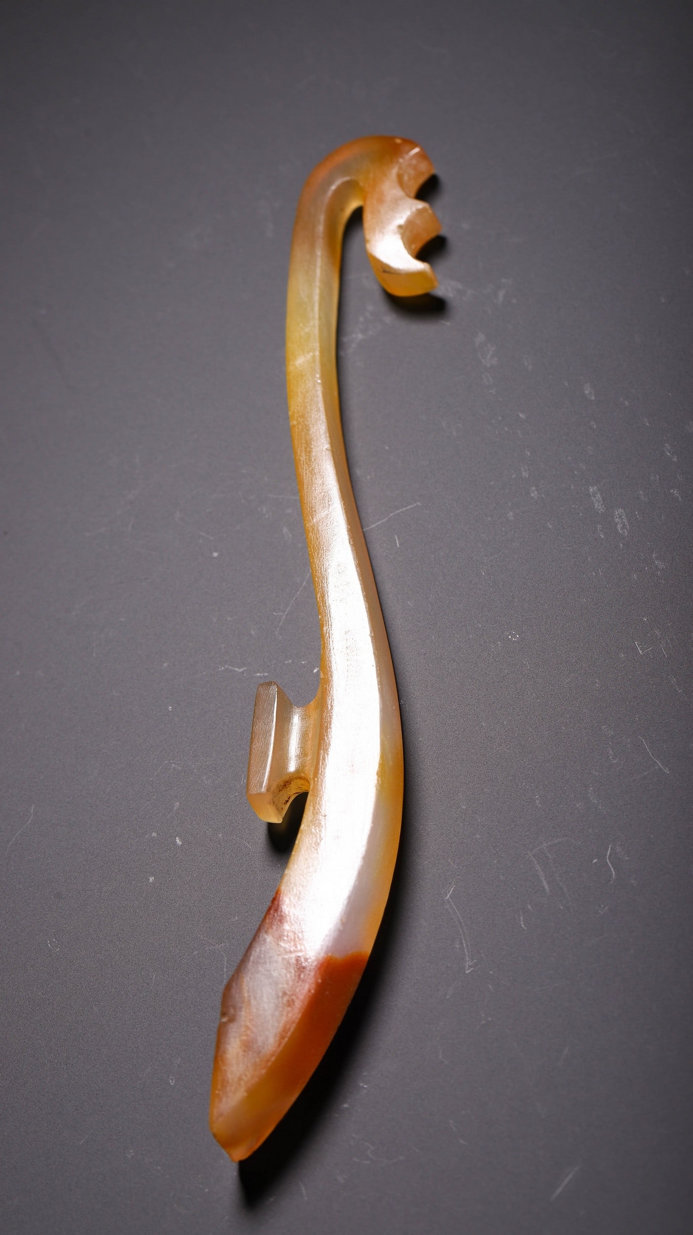 AN AGATE BELT HOOK - 2