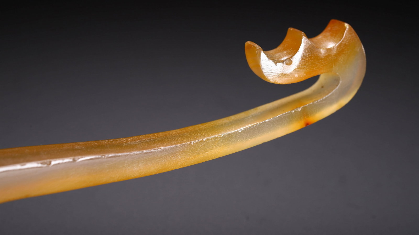 AN AGATE BELT HOOK - 5
