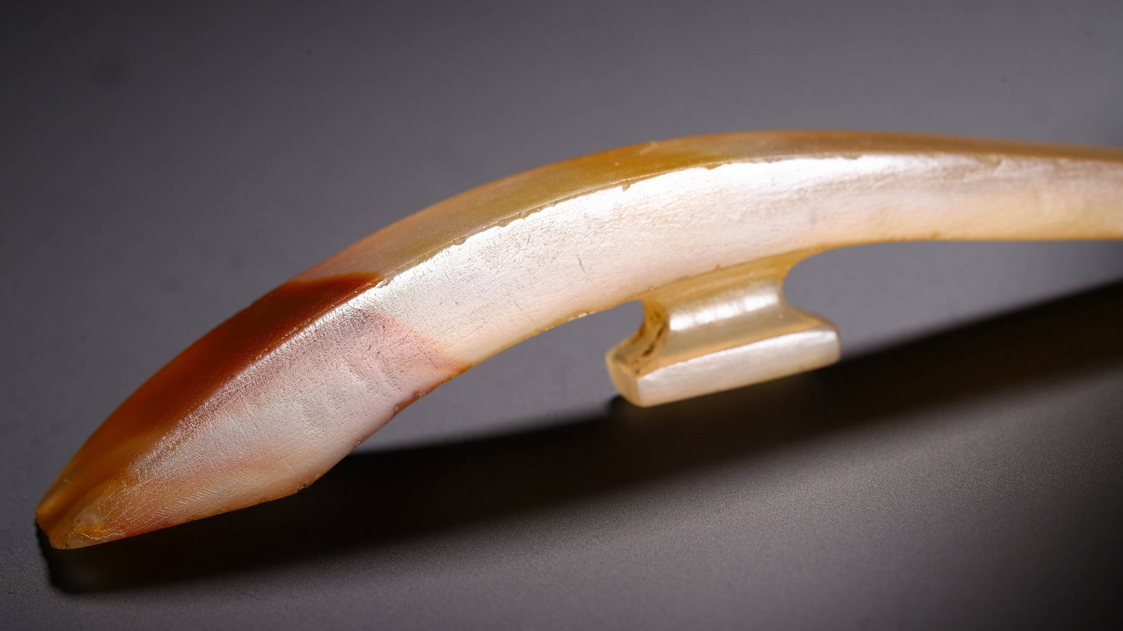 AN AGATE BELT HOOK - 6
