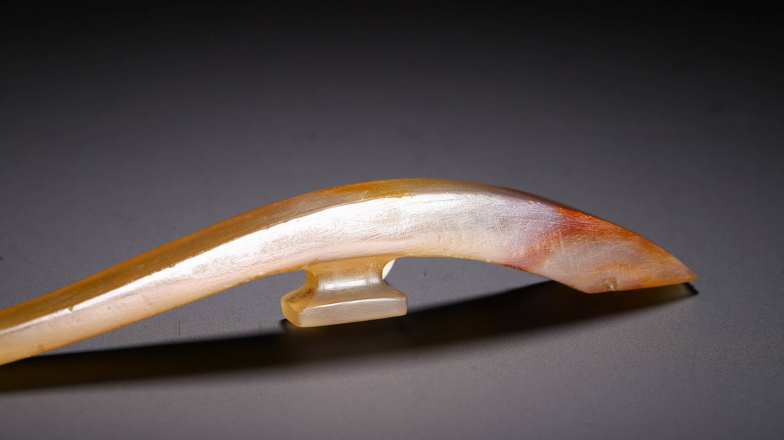 AN AGATE BELT HOOK - 8