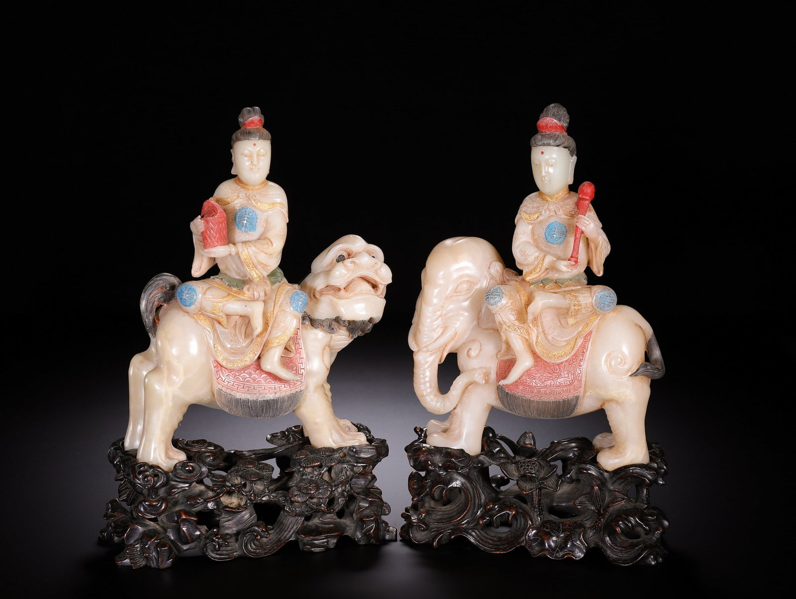 A PAIR OF SHOUSHAN STONE BUDDHA STATUES: 清 寿山石文殊普贤一对 A pair of Shoushan stone Buddha statues Ht.21cm