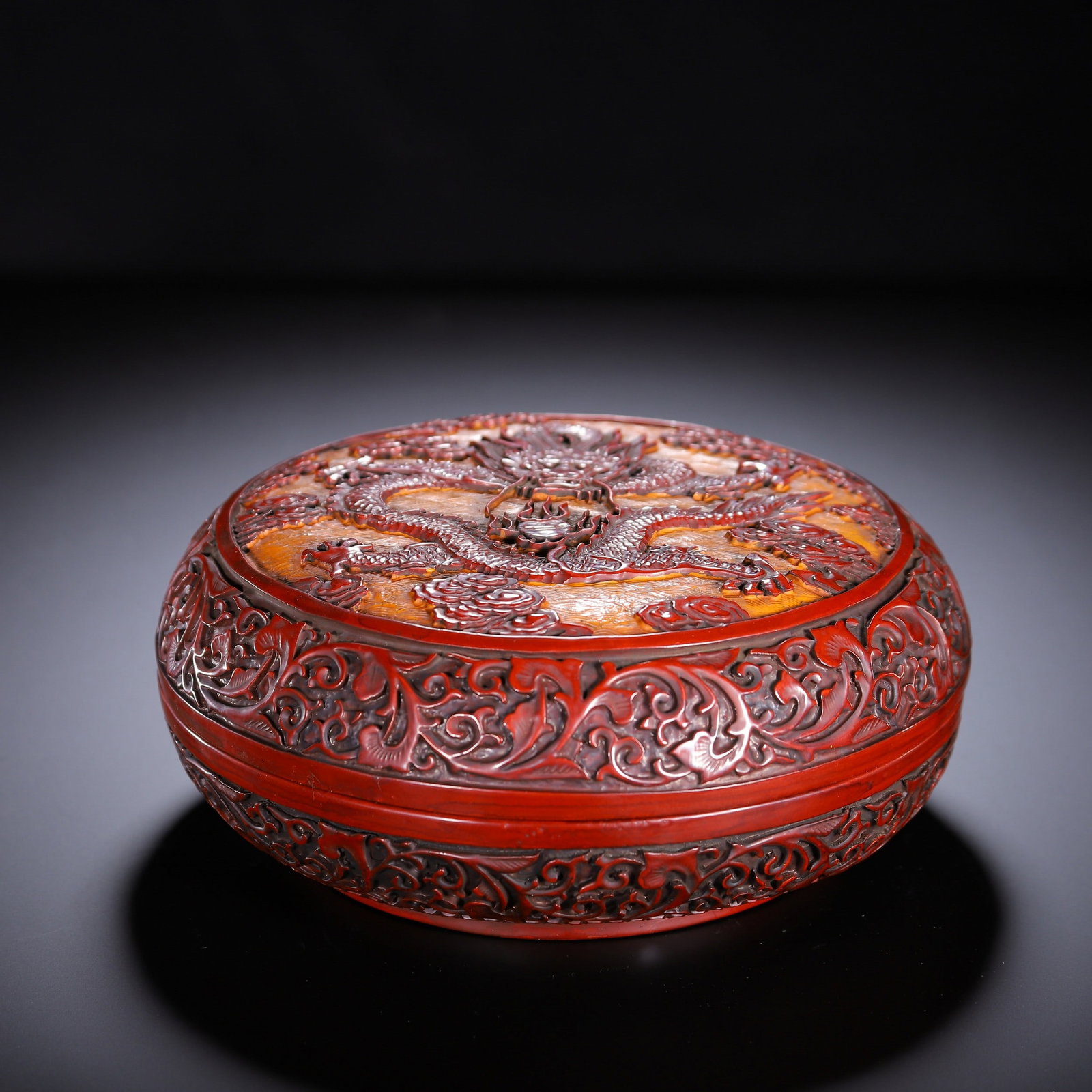 A CARVED LACQUERWARE BOX - 6