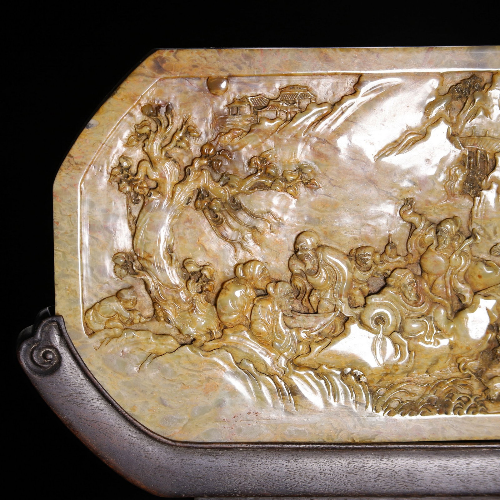 A SHOUSHAN FIGURE SCREEN - 2