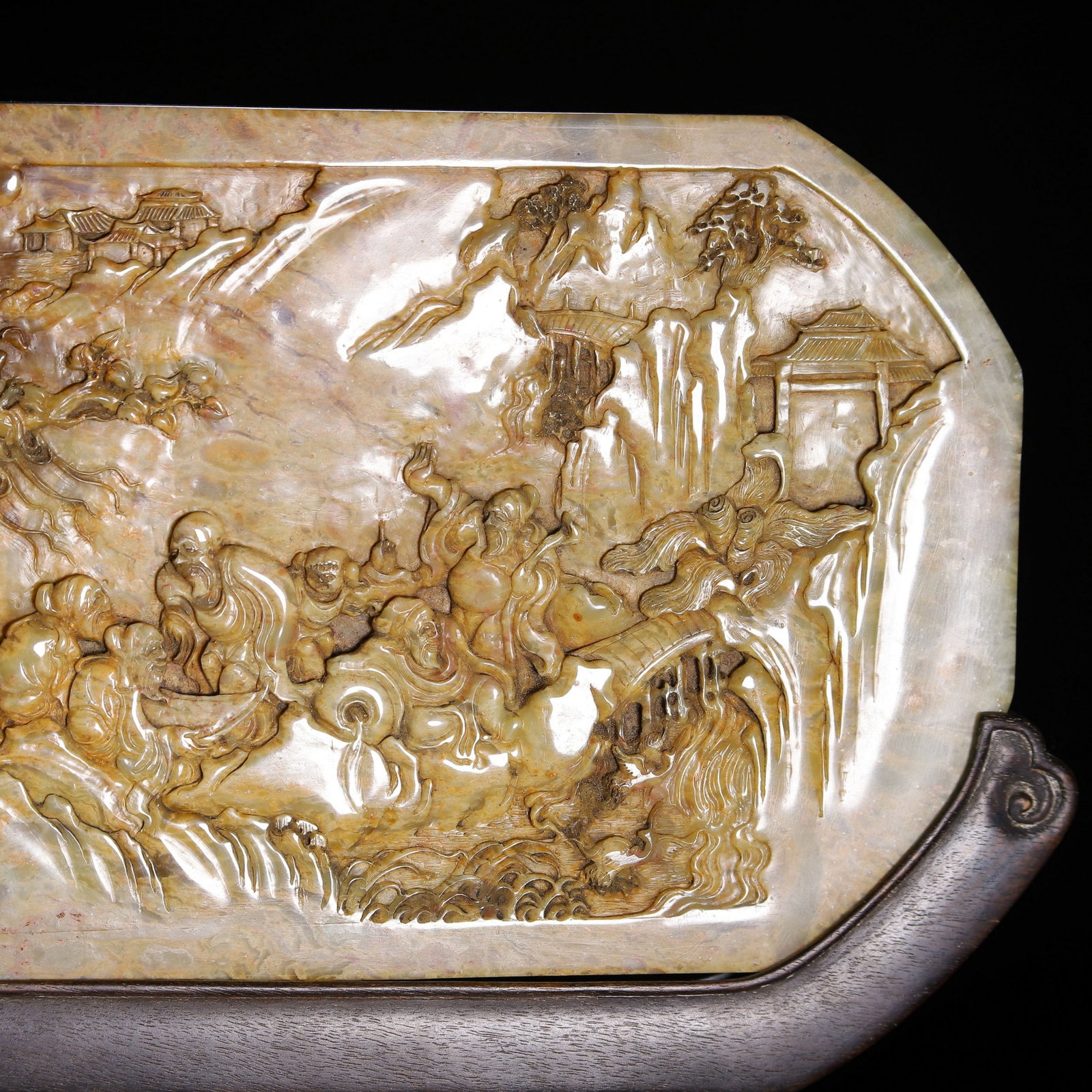 A SHOUSHAN FIGURE SCREEN - 3