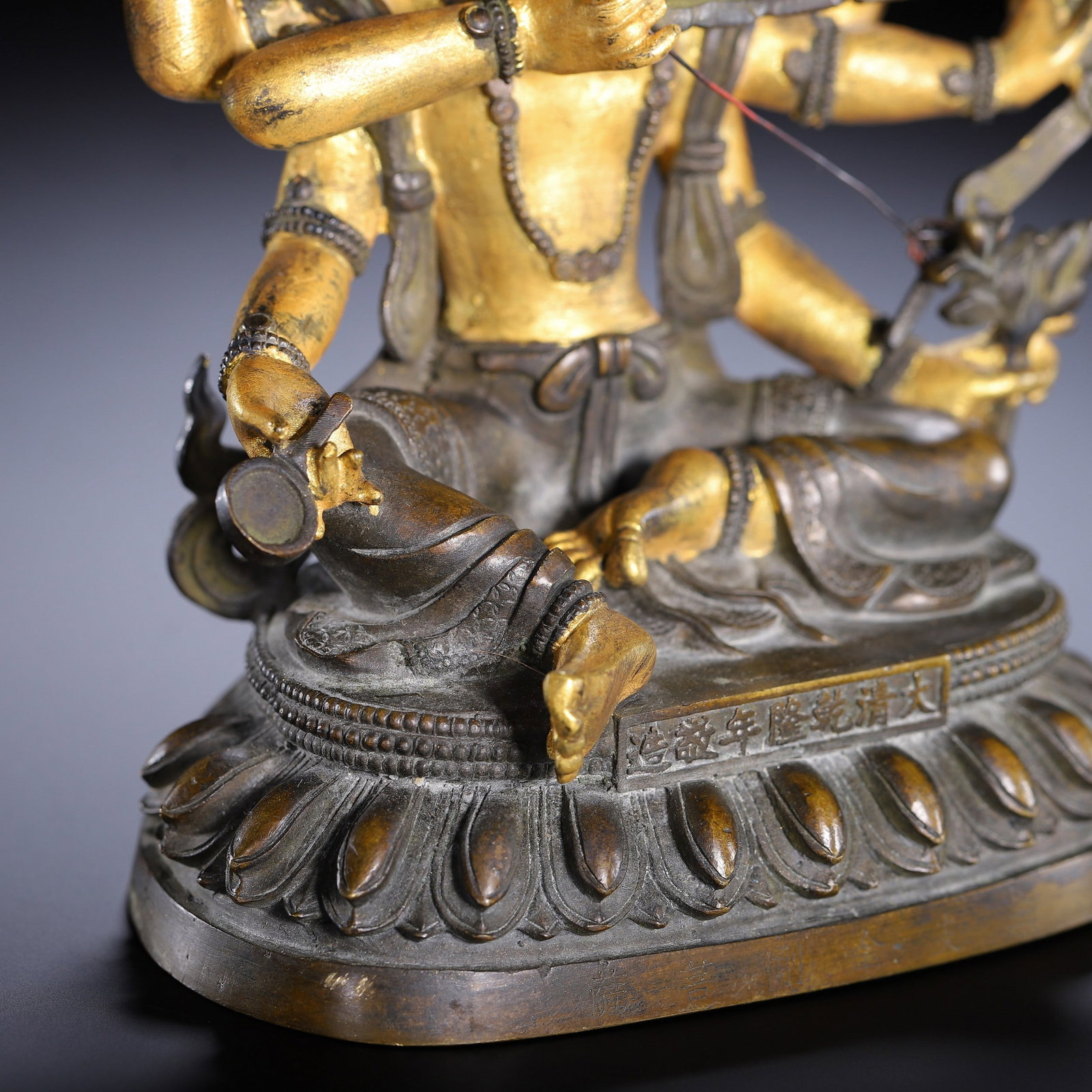 A COPPER BUDDHA STATUE - 7