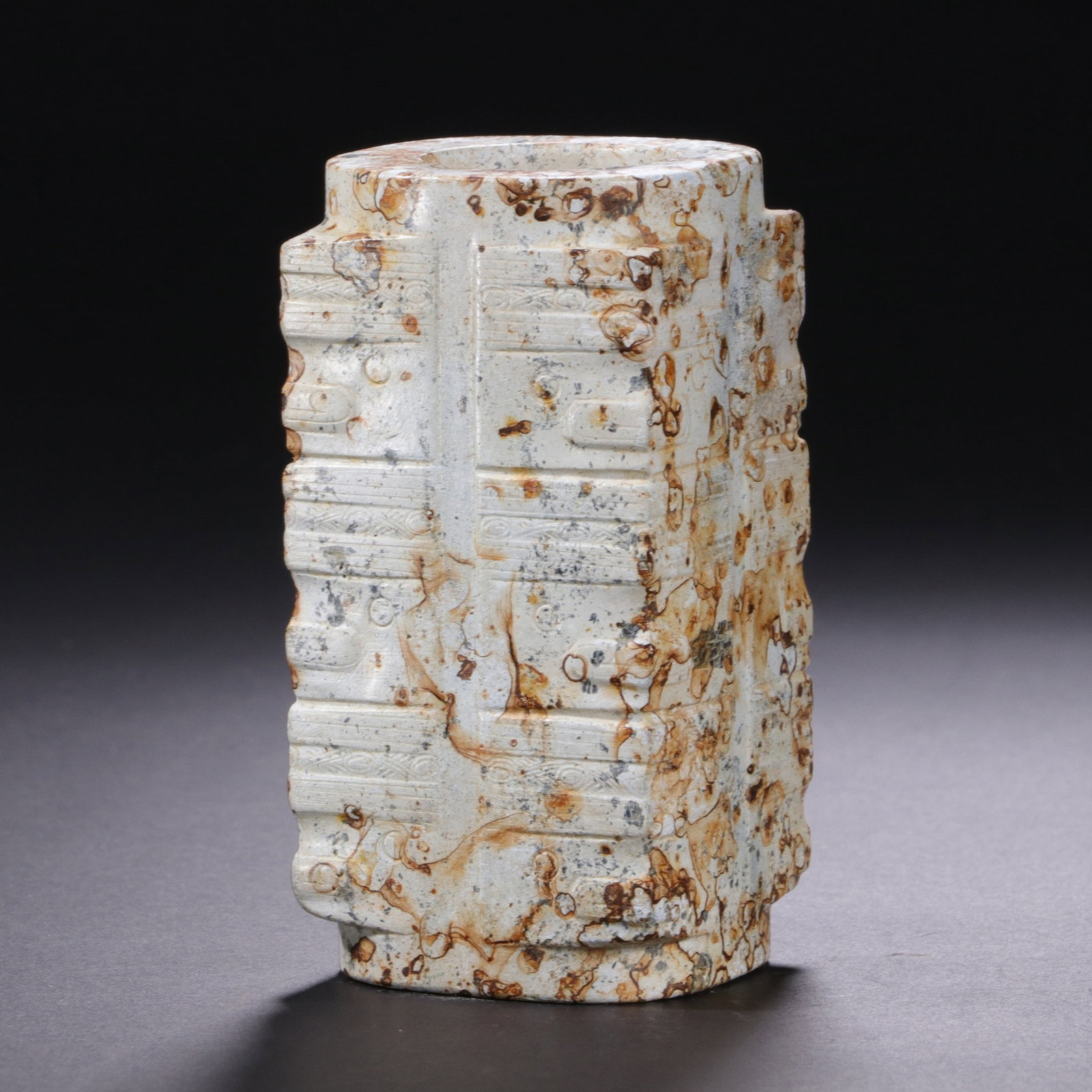 A JADE CONG: 清 玉琮 A jade cong Ht.8.7cm