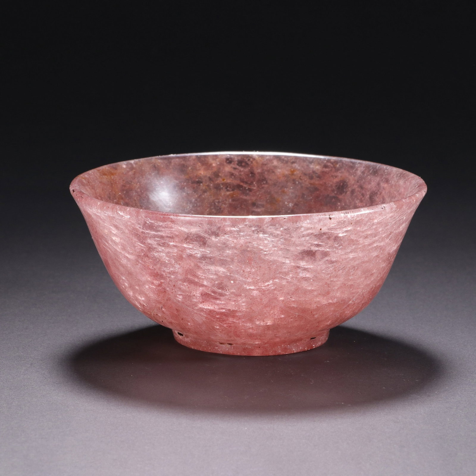 A CRYSTAL BOWL: 清 水晶碗 A crystal bowl Ht.4.5cm