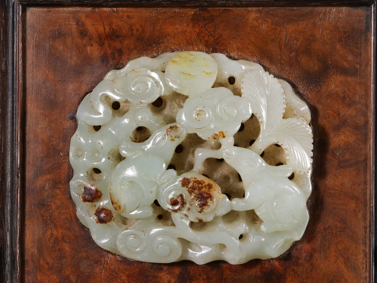 A JADE SCREEN - 2